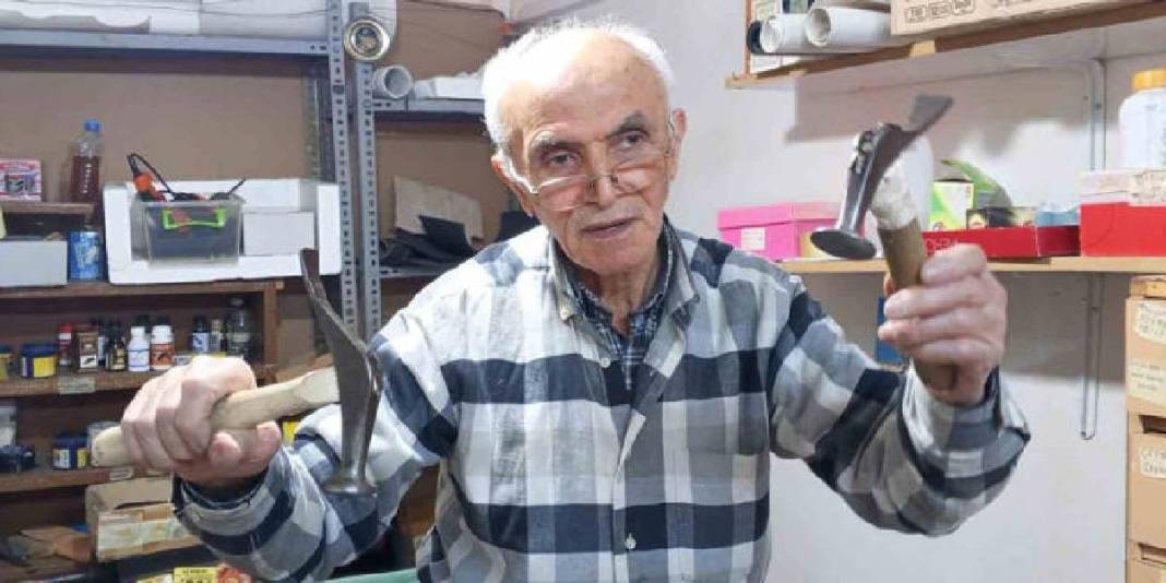 ‘Sadece dikmiyor, hatıraları yaşatıyoruz’ diyor! 76 yaşında teknolojiye kafa tutuyor: Mesleğinin unutulmasından korkuyor 1